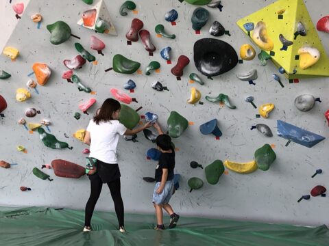 はだの丹沢クライミングパーク　ボルダリング体験